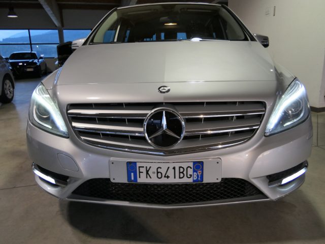 MERCEDES-BENZ B 180 Silber metallisiert