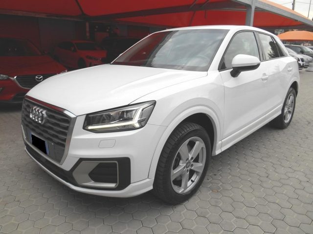 AUDI Q2 Bianco pastello