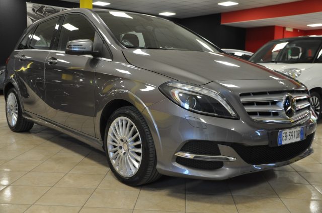 MERCEDES-BENZ B 200 NGD Executive*AUTOMATICO/NAVI/TELEC/XENO* 