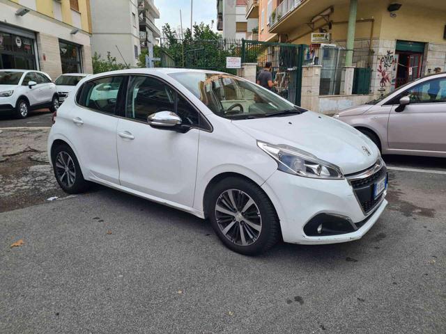 PEUGEOT 208 PureTech 82 5 porte Allure 