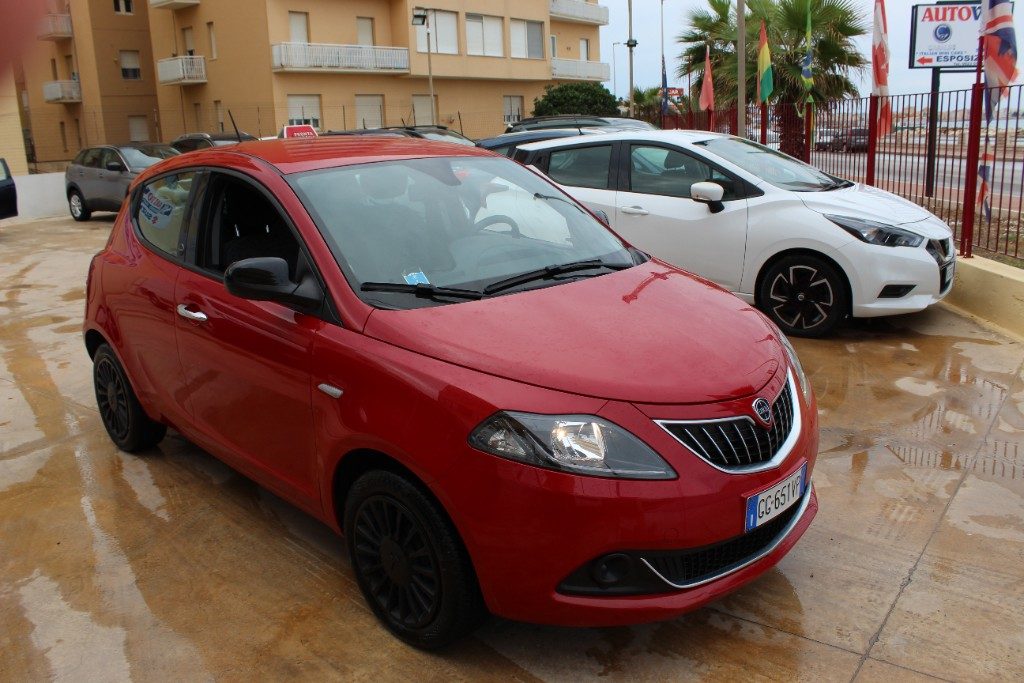 LANCIA Ypsilon 1.0 Hybrid Ecochic  ( X NEO PATENTATI)