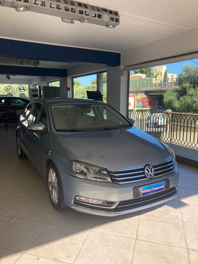 VOLKSWAGEN Passat 2.0 TDI Highline BlueM. Tech. 