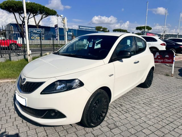 LANCIA Ypsilon Bianco pastello