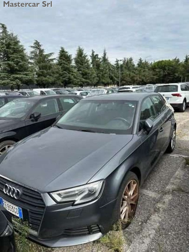 AUDI A3 A3 Sportback 1.6 tdi Business 110cv targa FE953GD 