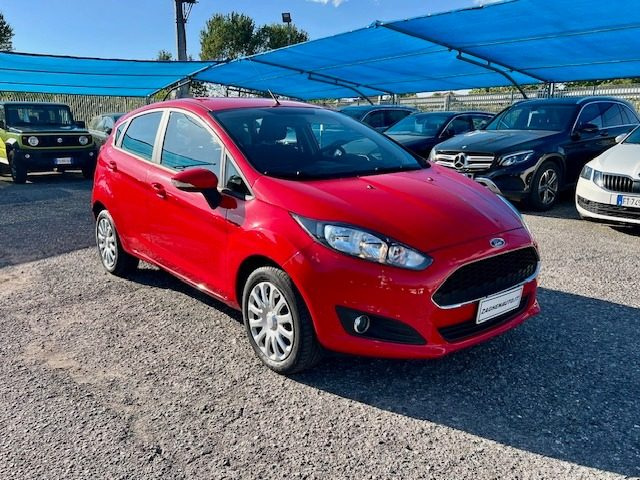 FORD Fiesta Rosso pastello