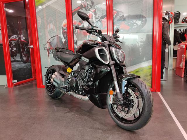 DUCATI Diavel Nero metallizzato