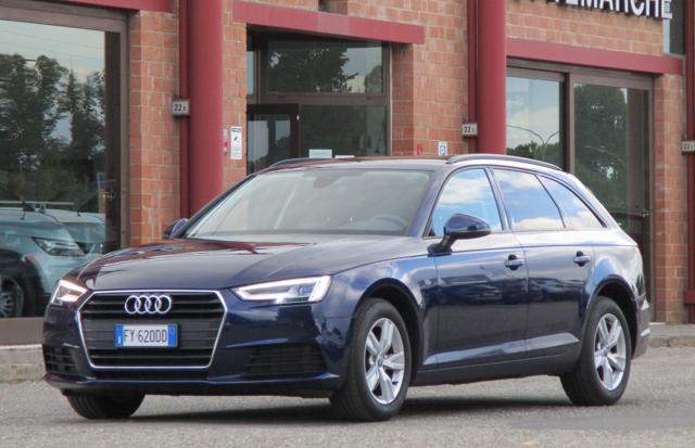 AUDI A4 Avant 30 TDI S tronic Business 