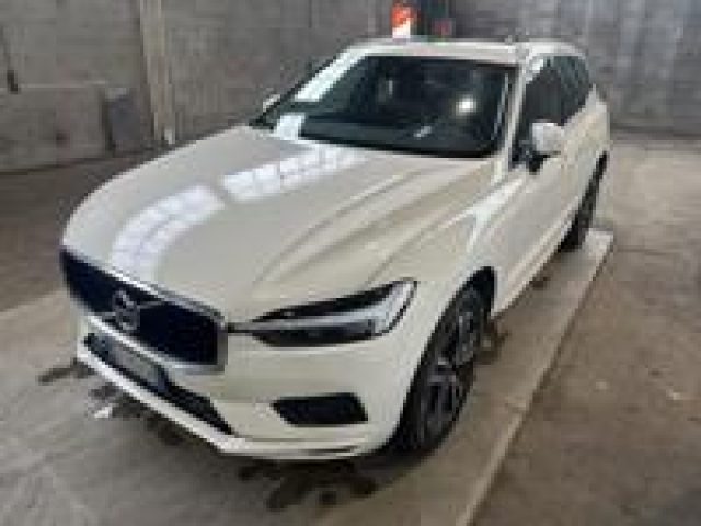 VOLVO XC60 B4 (d) AWD Geartronic Momentum 