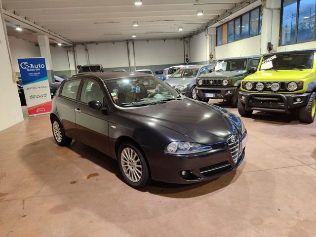 ALFA ROMEO 147 1.6 16V TS (105) 5 porte Distinctive 