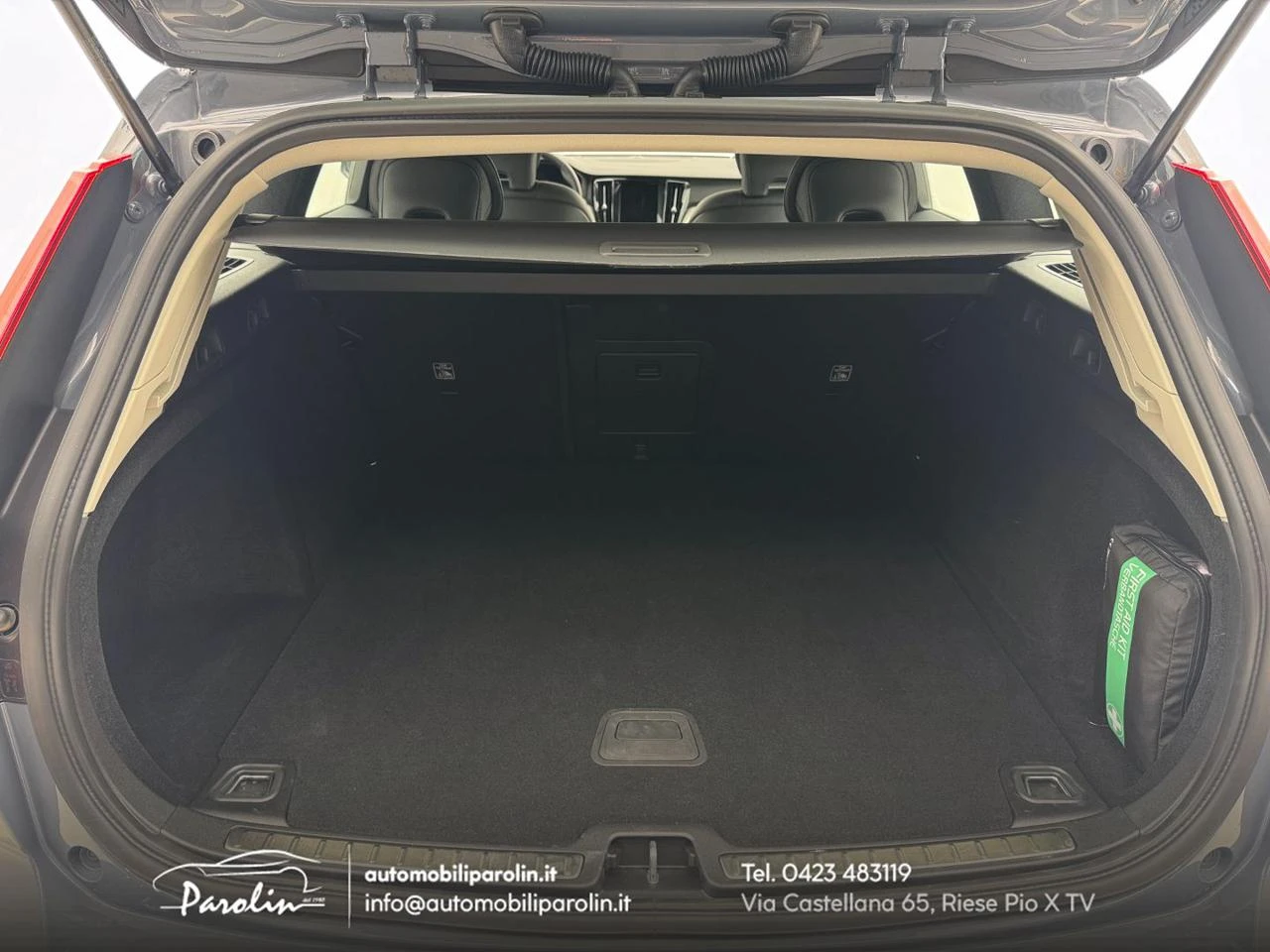 VOLVO V60 B4 (d) automatico Essential Thunder-pelle-ruotino - 28