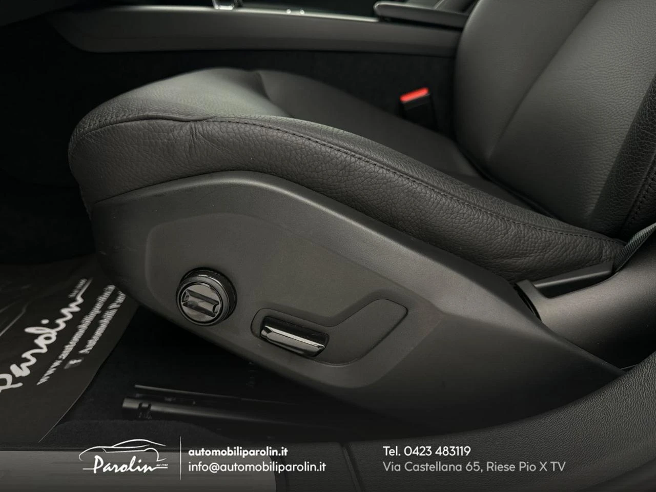 VOLVO V60 B4 (d) automatico Essential Thunder-pelle-ruotino - 19