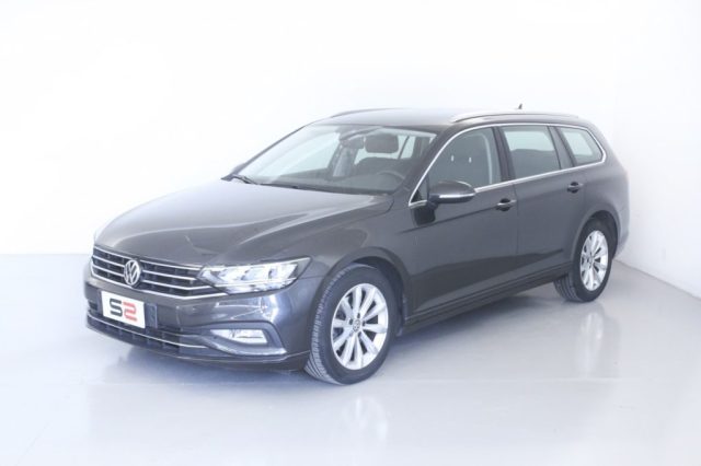 VOLKSWAGEN Passat Variant 2.0 TDI SCR EVO DSG Business Fari LED 