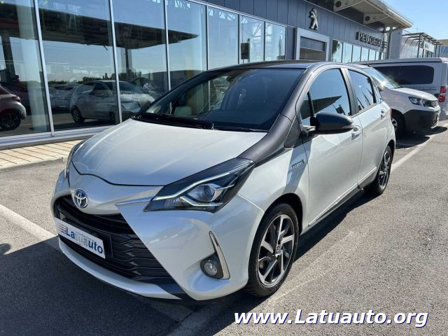 TOYOTA Yaris Bianco pastello