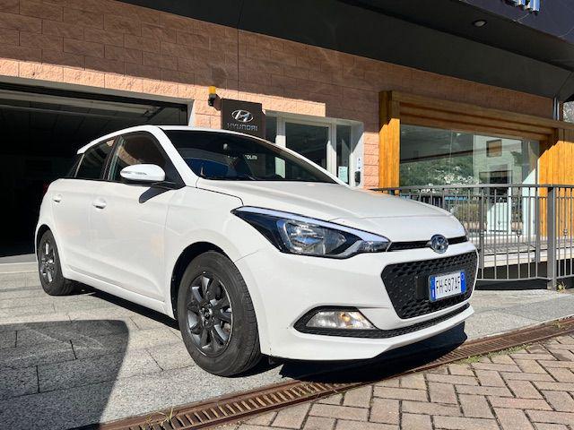 HYUNDAI i20 1.2 84 CV 5 porte Blackline + GANCIO TRAINO 