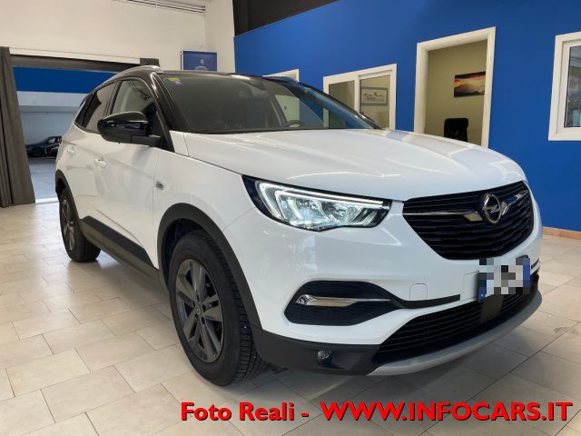 OPEL Grandland X Bianco pastello