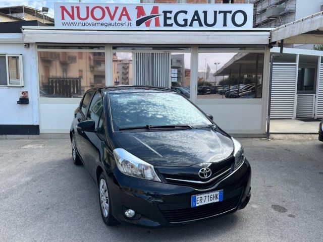 TOYOTA Yaris 1.0 5 porte Lounge 