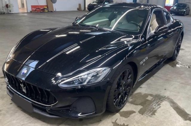 MASERATI GranTurismo Nero pastello