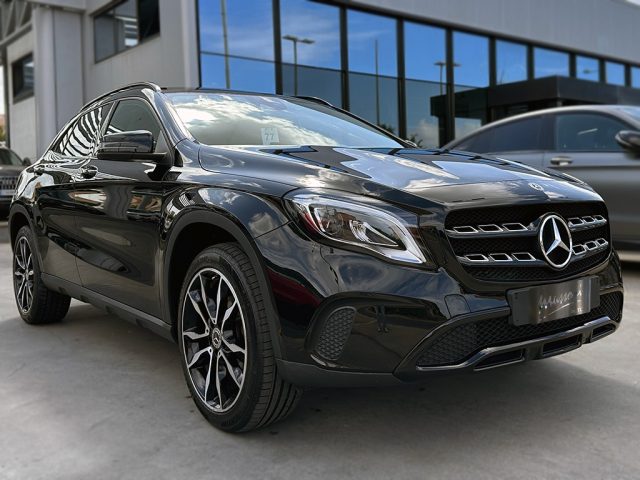 MERCEDES-BENZ GLA 200 d Automatic Sport NightPack 