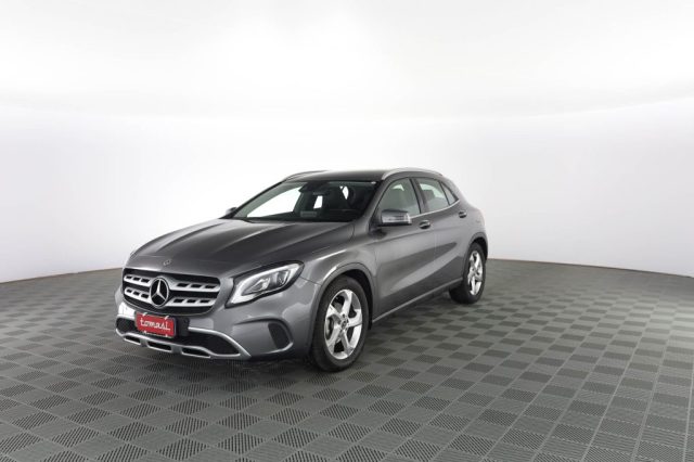 MERCEDES-BENZ CLA sse GLA GLA 180 Premium 