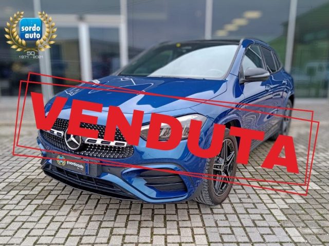 MERCEDES-BENZ GLA 250 Blu pastello