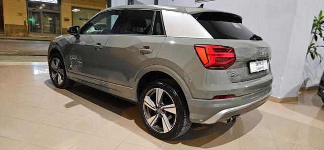 AUDI Q2 Grigio pastello