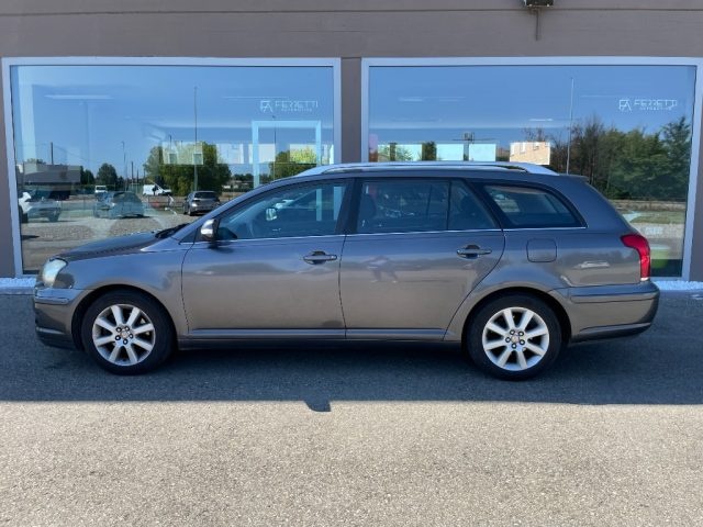 TOYOTA Avensis 2.0 D-4D 16V Station Wagon 