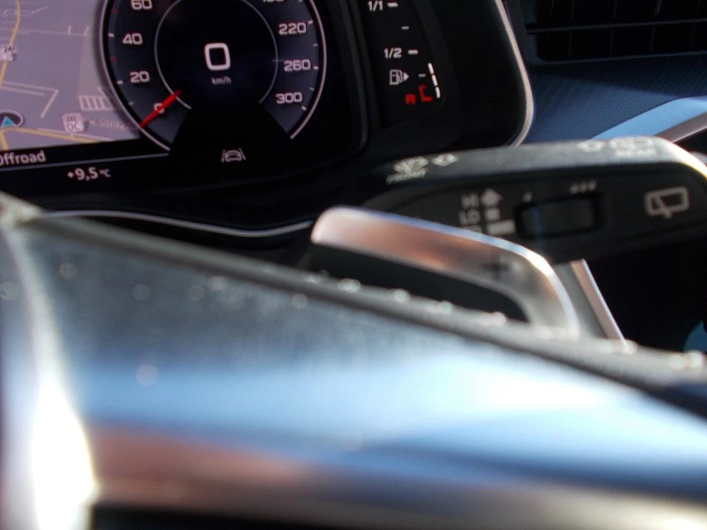 AUDI A6 Avant 40 2.0 TDI MHEV quattro ultra S tronic Sport - 17