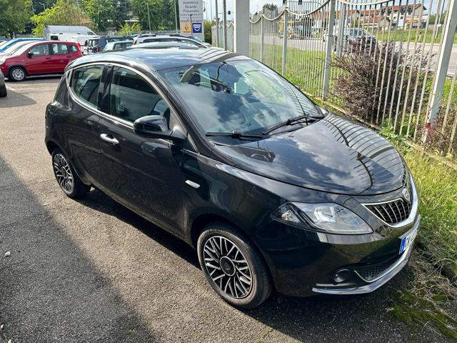 LANCIA Ypsilon 1.0 FireFly 70cv Hybrid Platino - Nero Vesuvio 