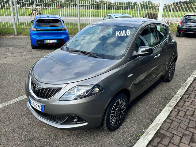 LANCIA Ypsilon 1.0 FireFly 70cv Hybrid Platino - Grigio Pietra 