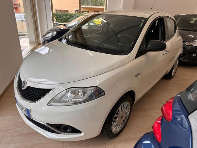 LANCIA Ypsilon 1.2 69 CV 5 porte GPL Ecochic Gold 