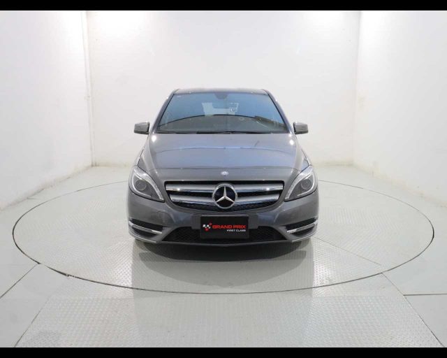 MERCEDES-BENZ B 180 Premium 