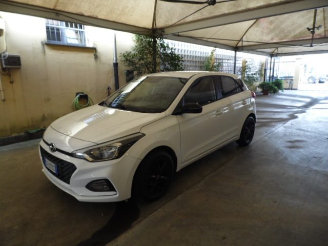 HYUNDAI i20 Bianco pastello