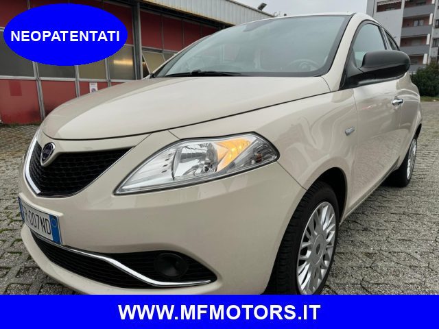 LANCIA Ypsilon 1.2 69 CV 5 porte Silver 