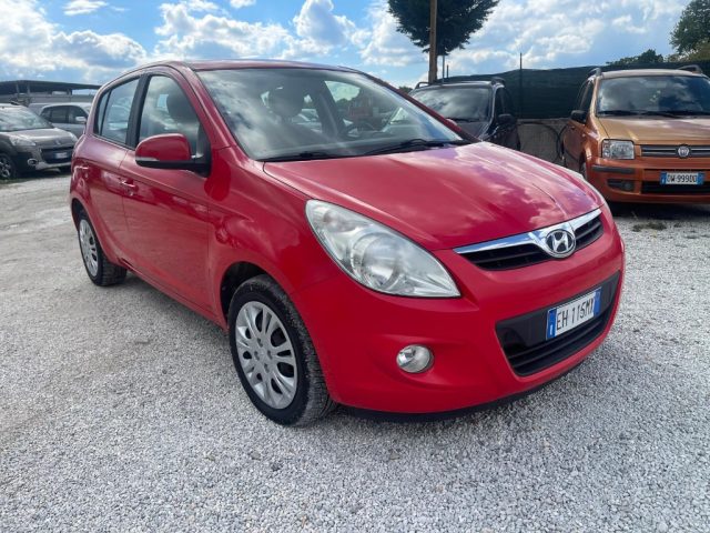 HYUNDAI i20 Rosso metallizzato