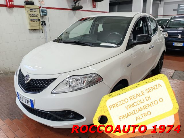 LANCIA Ypsilon Bianco pastello