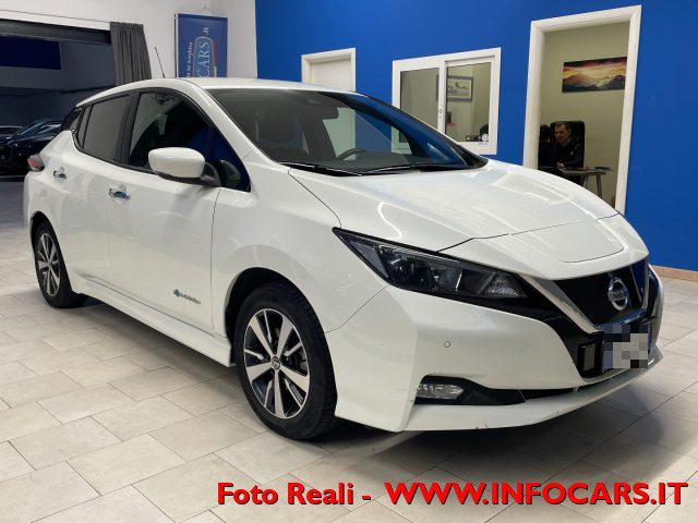 NISSAN Leaf Bianco pastello