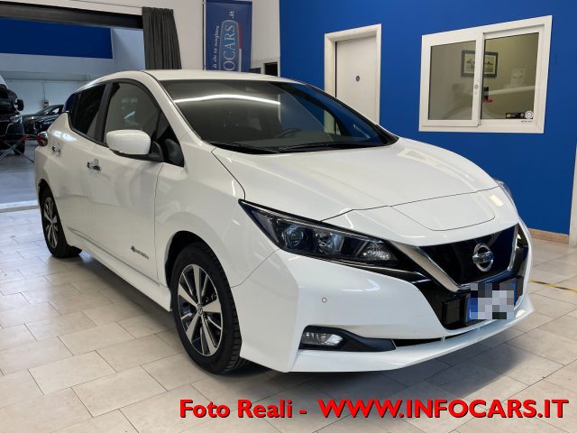 NISSAN Leaf Bianco pastello