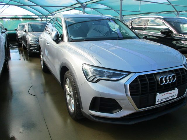 AUDI Q3 35 TDI S tronic Business 