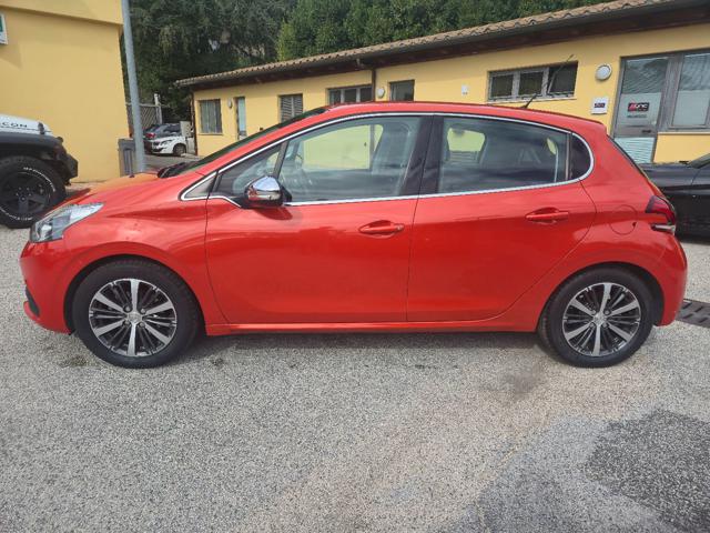 PEUGEOT 208 PureTech Turbo 110 EAT6 5 PT ALLURE AUTOM  UNIPRO 