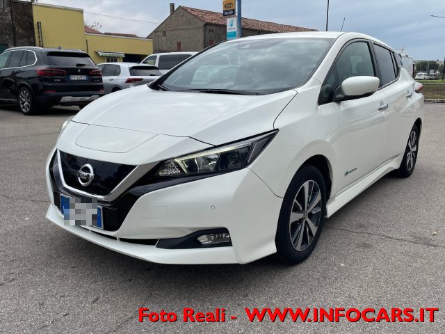 NISSAN Leaf Bianco pastello