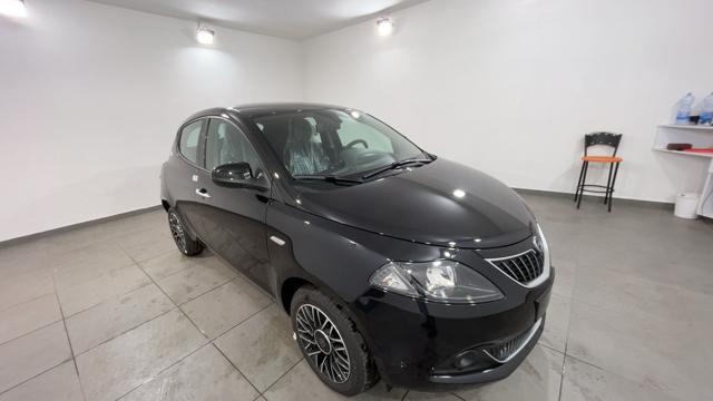 LANCIA Ypsilon Nero metallizzato