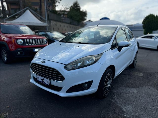 FORD Fiesta Bianco pastello