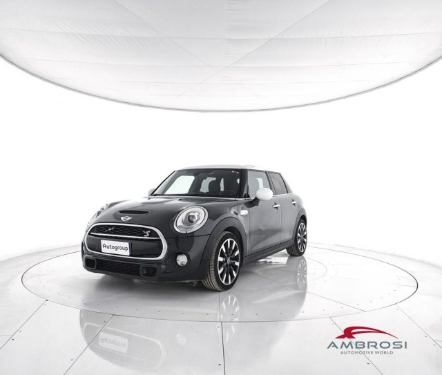 MINI Cooper SD 5 porte 2.0  aut. Hype 