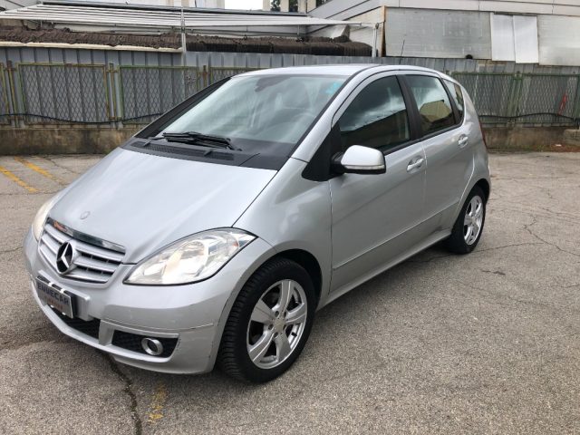 MERCEDES-BENZ A 180 CDI Premium 