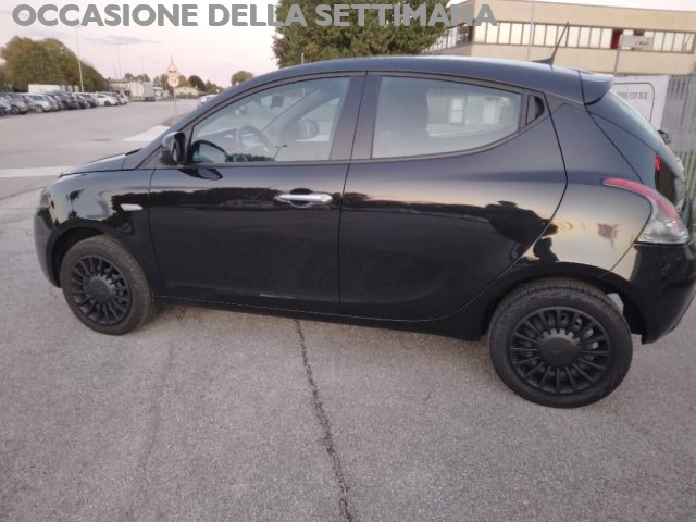 LANCIA Ypsilon 1.0 FireFly 5 porte S&S Hybrid Silver 