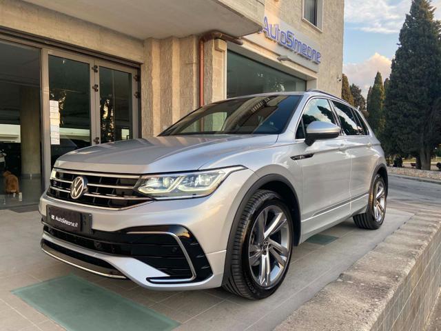 VOLKSWAGEN Tiguan 2.0 TDI 150 CV SCR DSG R-Line LUCI AMBIENTE 