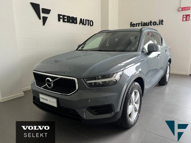 VOLVO XC40 T2 Momentum Core 