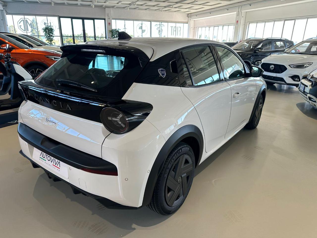 LANCIA Ypsilon Hybrid e-DCT - 10