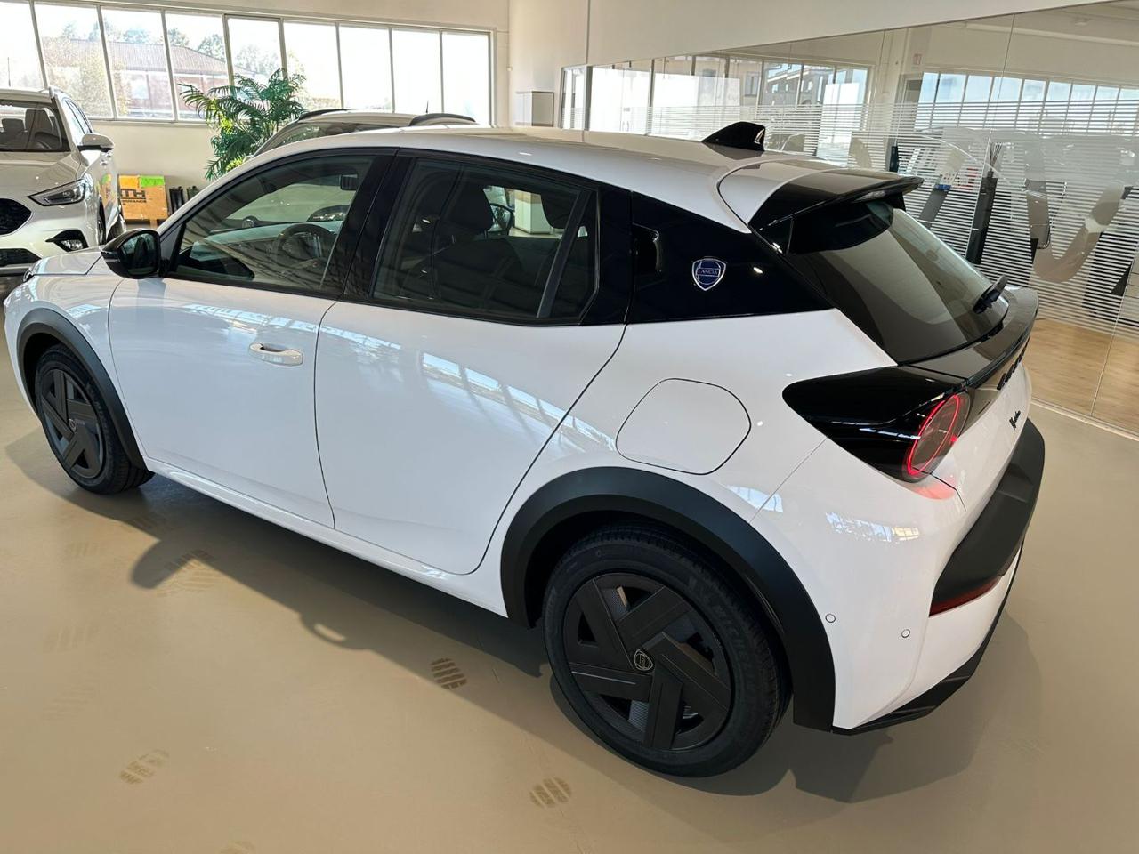 LANCIA Ypsilon Hybrid e-DCT - 11