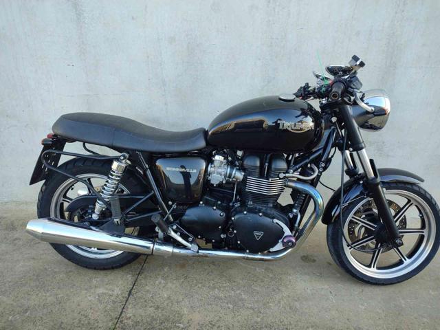 TRIUMPH Bonneville T100 Nero pastello